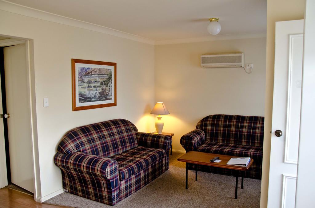 Baybrook Motor Inn Muswellbrook Exterior photo